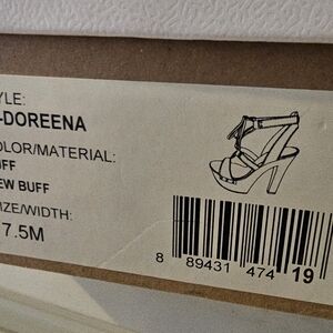 Jessica Simpson Buff Platform Heels